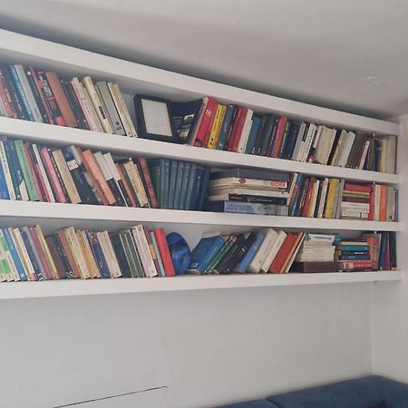 Casa Di Libri - Delizioso Appartamento A 10 Min Da Trastevere Roma Esterno foto