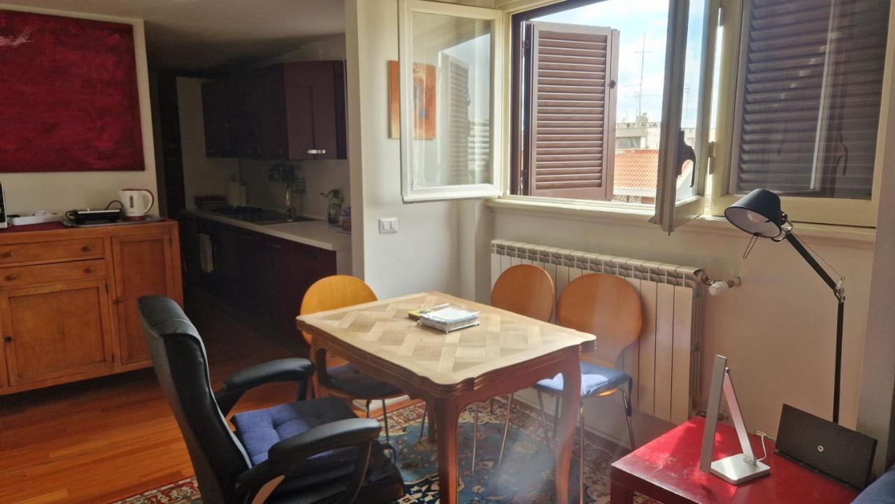 Casa Di Libri - Delizioso Appartamento A 10 Min Da Trastevere Roma Esterno foto